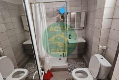Apartament cu 3 camere decomandat în Roman - 3