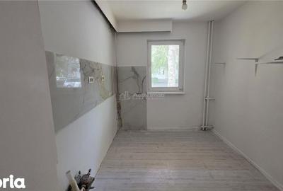 Apartament cu 3 camere decomandat în Valea Rosie