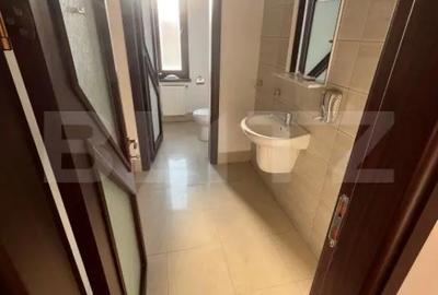 Spațiu comercial, de 586 mp, în Micro 11 - 5