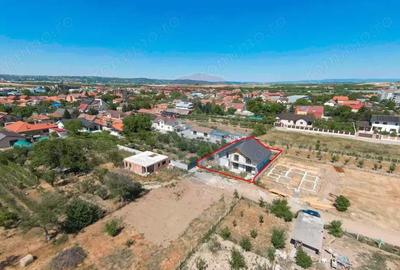 Casa de vanzare cu 4 dormitoare, teren 573 mp, in Sanmartin