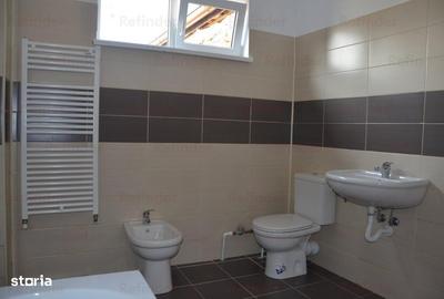 Casă cu 10 camere cu Canalizare în Foișorul de Foc - 6