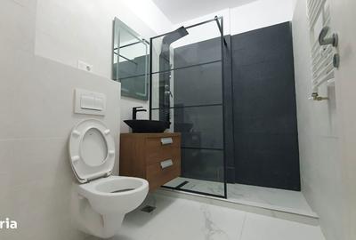 Apartament cu 3 camere în Apărătorii Patriei