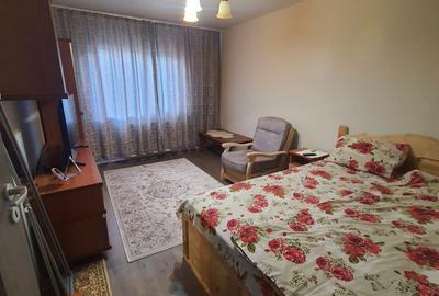Garsonieră decomandată în 9 Mai - 12