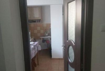 Apartament cu 2 camere decomandat în Războieni