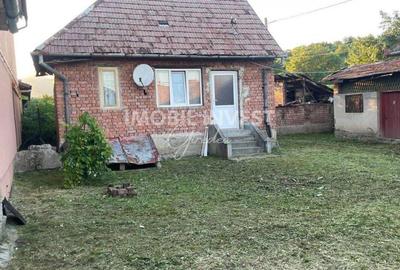 Casă cu 3 camere cu Teren 1200 Mp în Cricău - 2