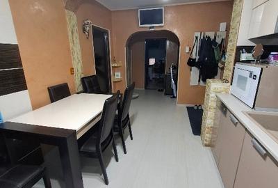 Apartament cu 3 camere decomandat, mobilat în Micro 17 - 3