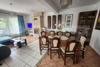 Casă cu 6 camere cu Teren 241 Mp în Central - 8