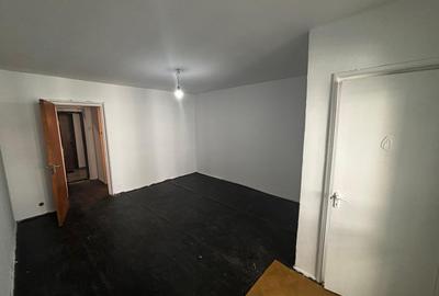 Garsoniera de vanzare in zona Costin Georgian-metrou - 2