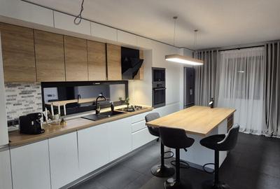 Casă cu 4 camere în Dealu - 3