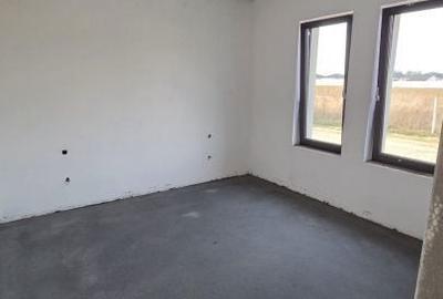 Casă cu 4 camere cu Teren 431 Mp în Central - 11