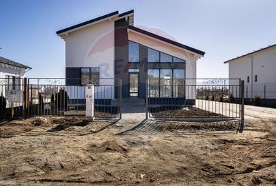 Casă individuală cu 5 camere cu Canalizare în Hărman