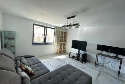 Casă cu 3 camere în Dumbrăvița