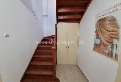 Casă individuală cu 8 camere cu Canalizare în Ultracentral - 16