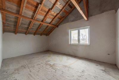 Casă cu 5 camere cu Teren 1044 Mp în Căteasca - 1