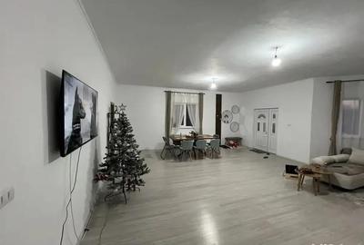 Casă cu 3 camere cu Teren 545 Mp în Mihăești - 2