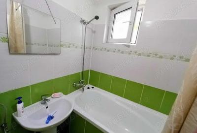 Dau in chirie o casa cu 1 camera, 1 bucatarie si 1 baie decomandate - 1