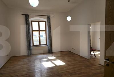 Garsonieră semidecomandată, mobilată în Central