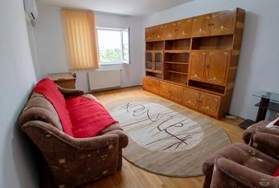 Apartament cu 3 camere decomandat, mobilat în Nicolina