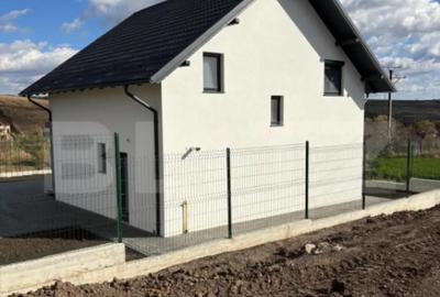 Casă cu 4 camere cu Teren 420 Mp în Central - 4