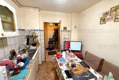 Apartament cu 3 camere decomandat în Rahova - 4