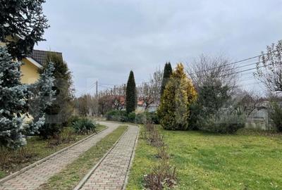 Casă cu 5 camere cu Teren 2100 Mp în Central