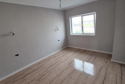 Casă cu Teren 350 Mp în Moșnița Veche - 2