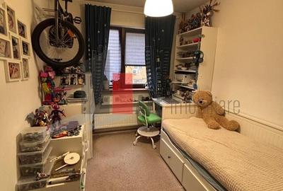 Apartament cu 3 camere semidecomandat în Prelungirea Ferentari - 1