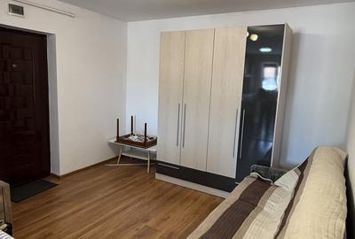 Apartament cu 3 camere semidecomandat, mobilat în Florești - 4
