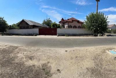 Casă cu Teren 2000 Mp în Central
