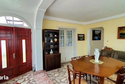 Casă cu 6 camere cu Teren 4845 Mp în Dobrești - 11