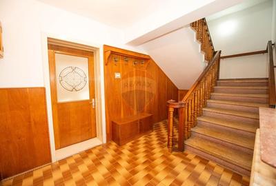 Casă cu 7 camere cu Teren 200 Mp în 23 August - 20