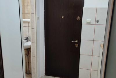 DRISTOR - ZONA FIZICIENILOR - Garsoniera  20 mp - BLOC ANVELOPAT - 5