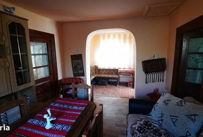 Casă cu 4 camere cu Teren 7720 Mp în Șirna - 4