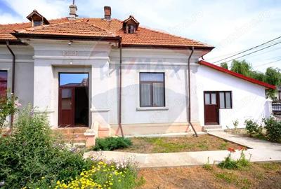 Casa renovata, mobilata si utilata, livada, Lita! - 11