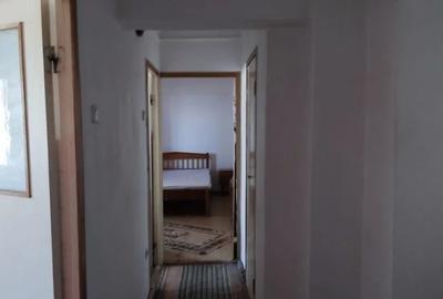 2 Camere Decomandat 55mp bloc 1985 zona Nicolina - 2