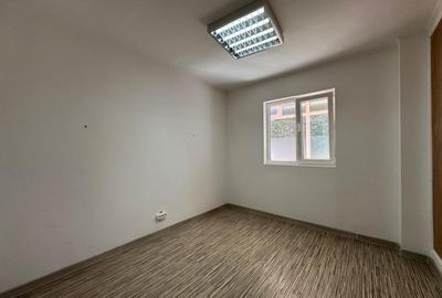 Spatiu comercial compus din doua incaperi si o chicineta - 7