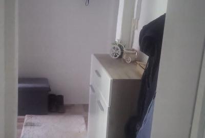 Apartament de vânzare,  3 camere,  semidecomandat - 2