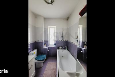 Casă cu 4 camere cu Teren 670 Mp în Central - 1