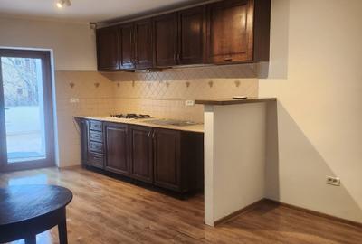 Spațiu comercial, de 140 mp, în P-ța Ovidiu - 3