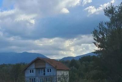 Casă cu Teren 840 Mp în Pui - 2
