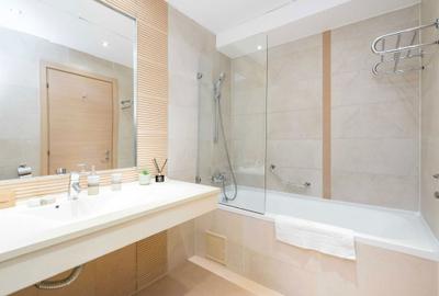 Apartament decomandat în Runcu