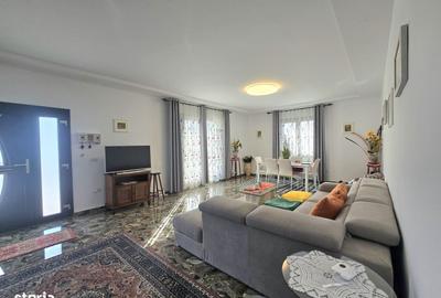 Casă cu 6 camere cu Teren 2000 Mp în Central