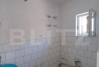 Casa de vanzare, cu 3 camere, 85 mp, 151 mp teren, zona cent - 16