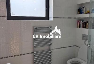 Apartament cu 3 camere decomandat în Tei