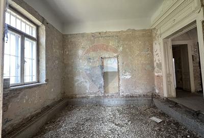 Casă individuală cu 7 camere cu Canalizare în Central - 8