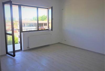 Apartament cu 2 camere decomandat în Berceni