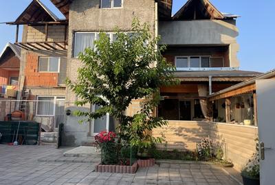 Bucuresti, sector 2, zona Carrefour Colentina, casa P+1+m