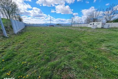 Teren de 3600 mp, în Berghin