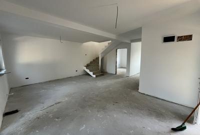 Oportunitate! Vila tip duplex P+1, 5 camere, Valu lui Taian! - 3