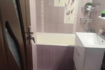 Apartament cu 2 camere decomandat, mobilat în Vasile Aaron - 4